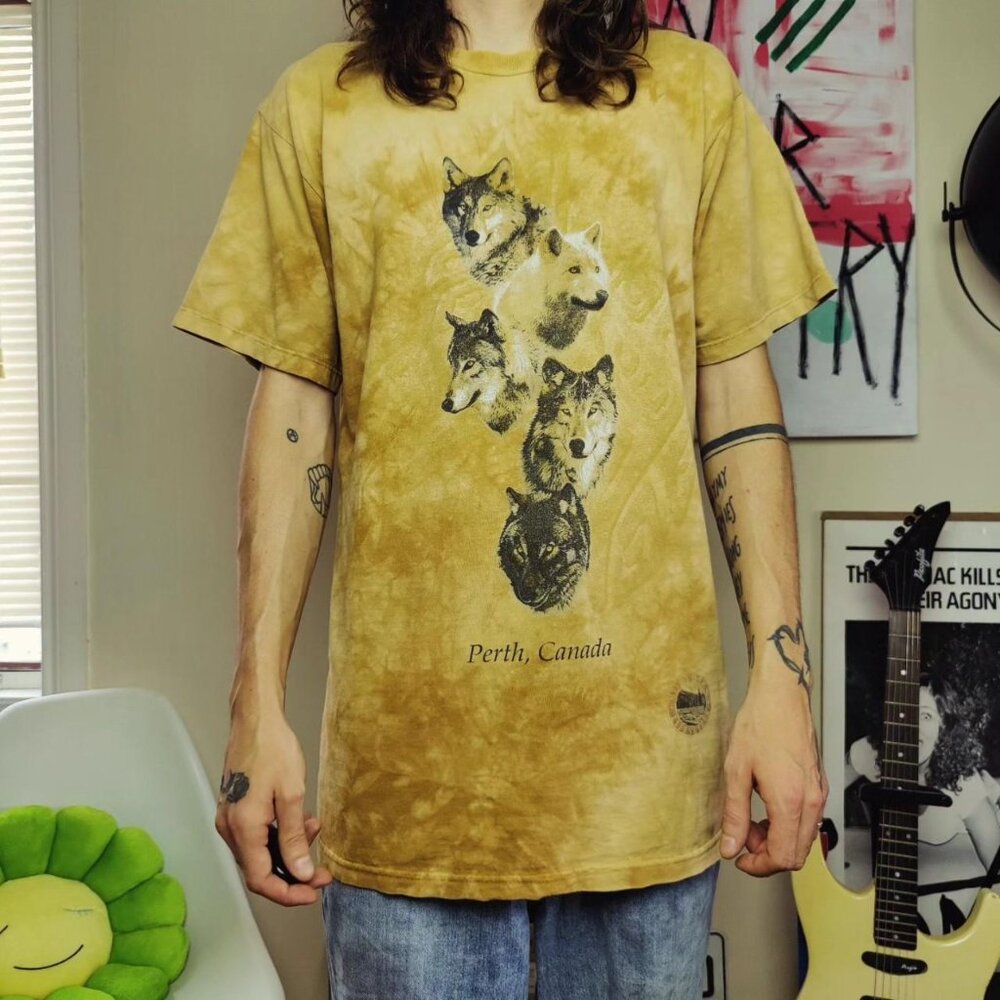 Vintage 90s 'Wolf Print' Perth, Canada faded brown tie dye t shirt men's large